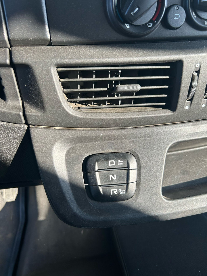 IVECO EUROCARGO 140-250 - Camion grue, Camion benne: photos 4 IVECO EUROCARGO 140-250 - Camion grue, Camion benne: photos 4