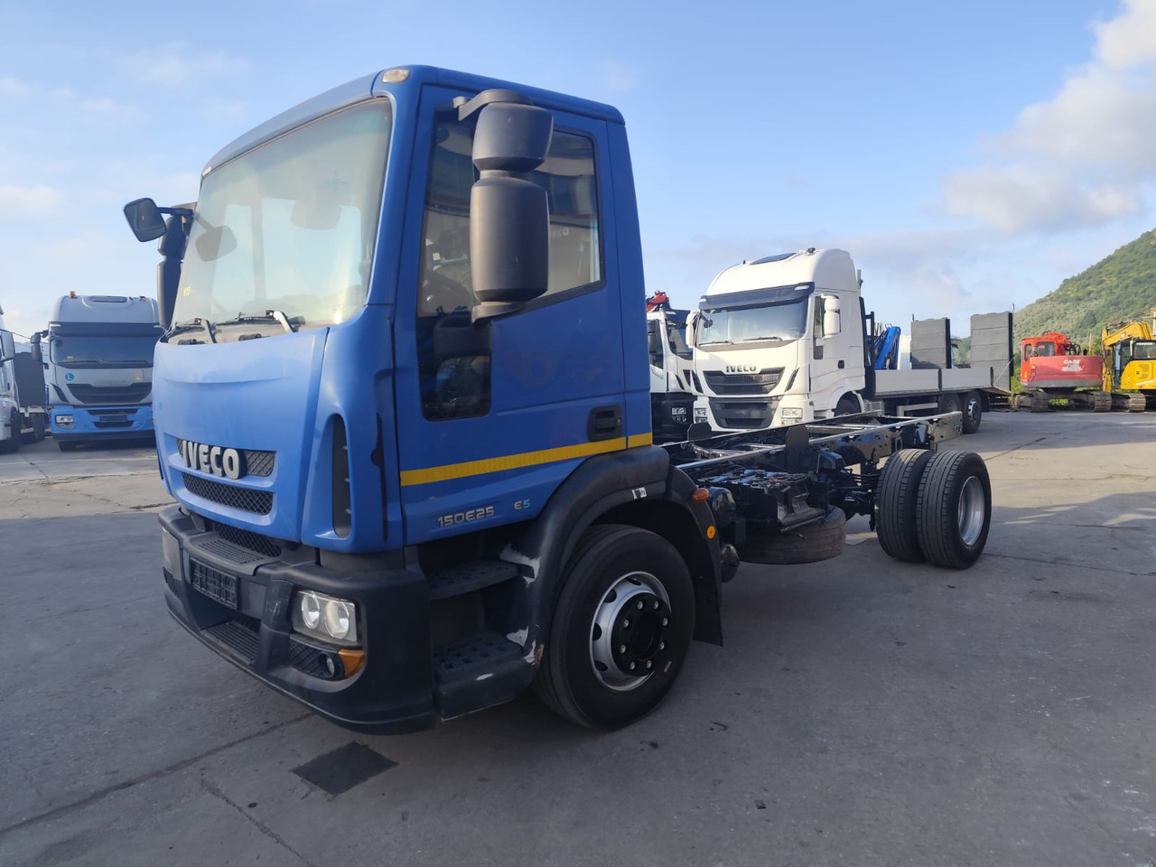 IVECO EUROCARGO 150E25 - Châssis cabine: photos 1 IVECO EUROCARGO 150E25 - Châssis cabine: photos 1