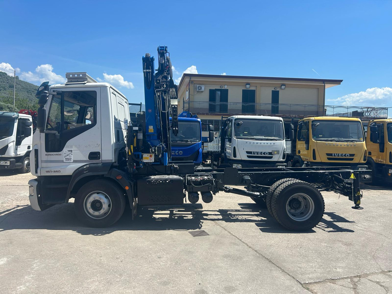 IVECO EUROCARGO 160-250 - Camion grue: photos 3 IVECO EUROCARGO 160-250 - Camion grue: photos 3