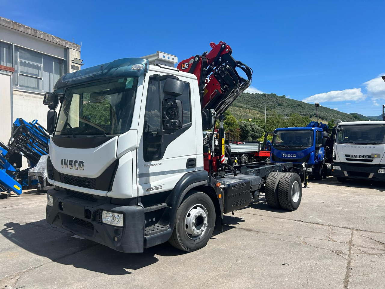 IVECO EUROCARGO 160-250 - Camion grue: photos 1 IVECO EUROCARGO 160-250 - Camion grue: photos 1