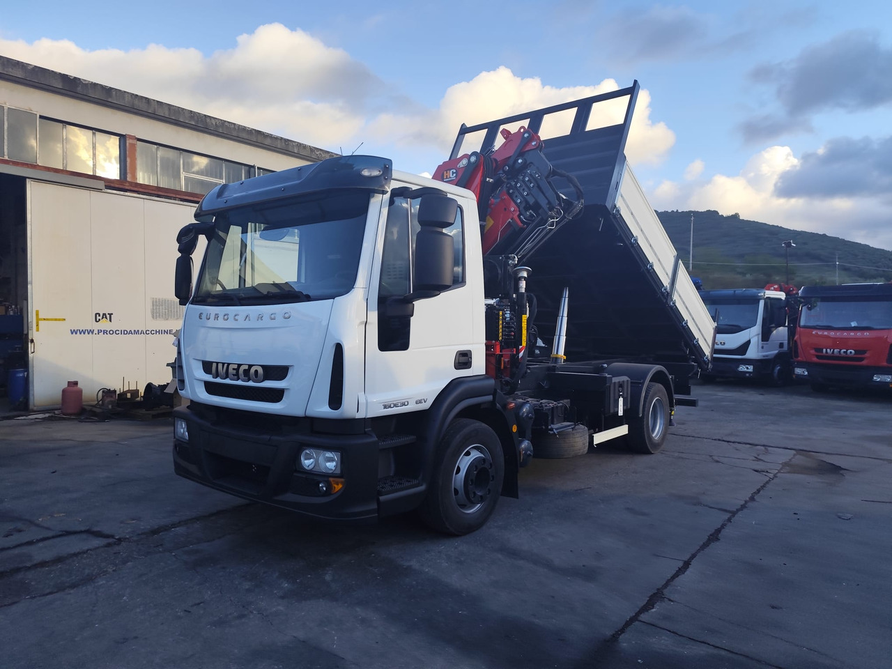 IVECO EUROCARGO 160E30 - Camion grue: photos 5 IVECO EUROCARGO 160E30 - Camion grue: photos 5