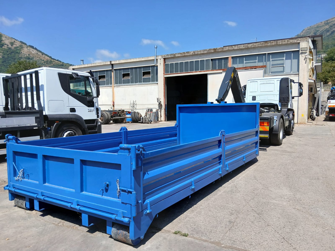 IVECO EUROCARGO 190EL25 - Camion ampliroll: photos 3 IVECO EUROCARGO 190EL25 - Camion ampliroll: photos 3