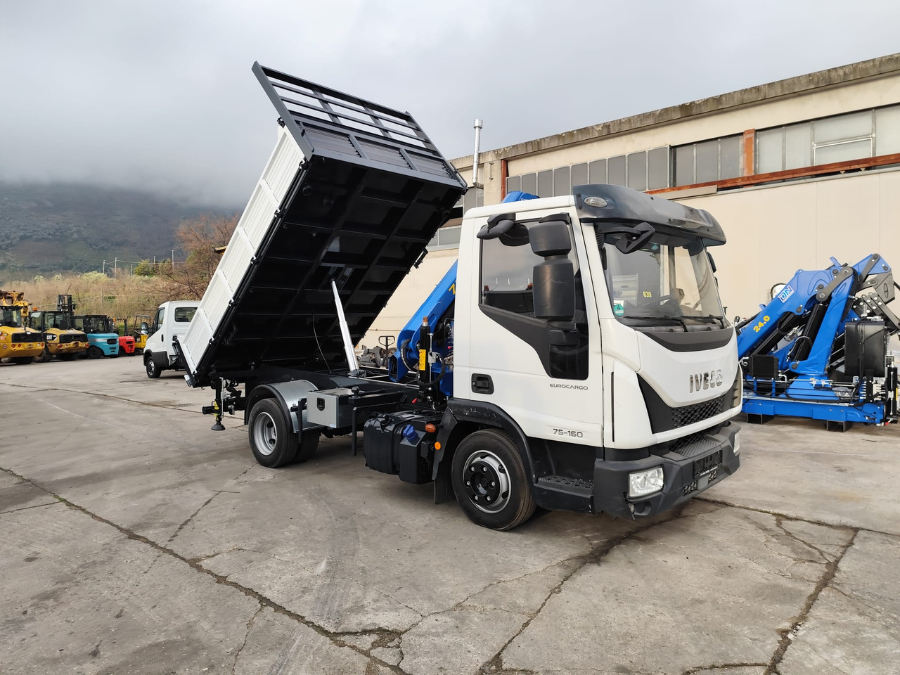 Camion benne, Camion grue IVECO EUROCARGO 75-160: photos 16