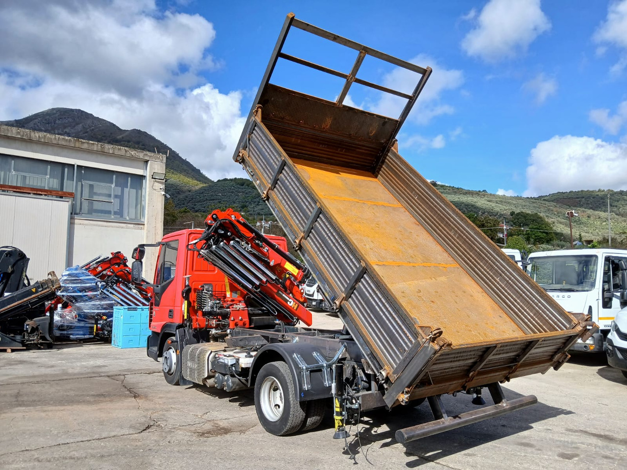 IVECO EUROCARGO 80-190 - Camion grue: photos 4 IVECO EUROCARGO 80-190 - Camion grue: photos 4