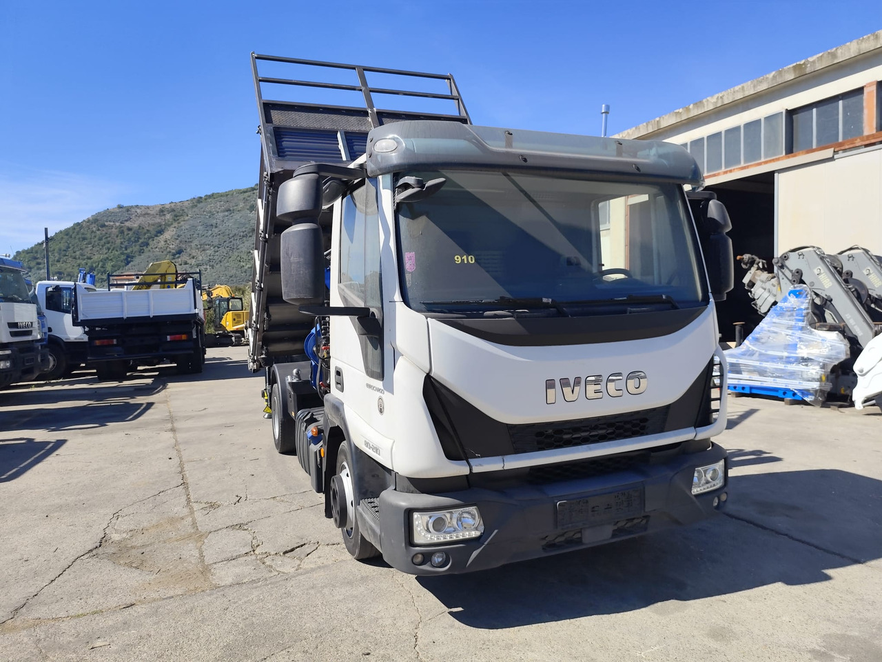 IVECO EUROCARGO 80-210 - Camion grue, Camion benne: photos 5 IVECO EUROCARGO 80-210 - Camion grue, Camion benne: photos 5
