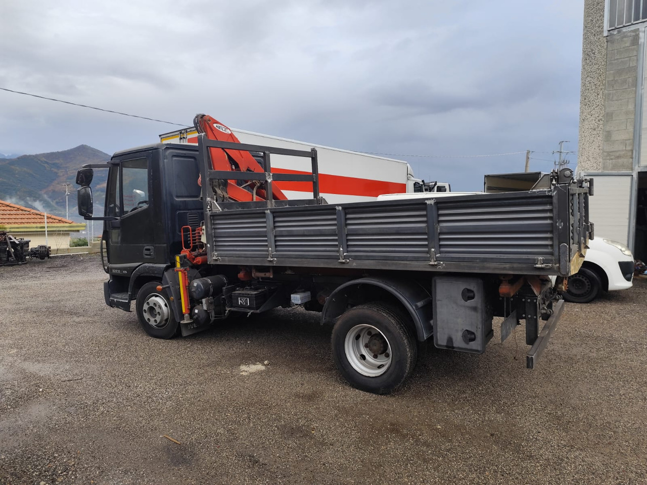IVECO EUROCARGO 80E18 - Camion grue, Camion benne: photos 4 IVECO EUROCARGO 80E18 - Camion grue, Camion benne: photos 4