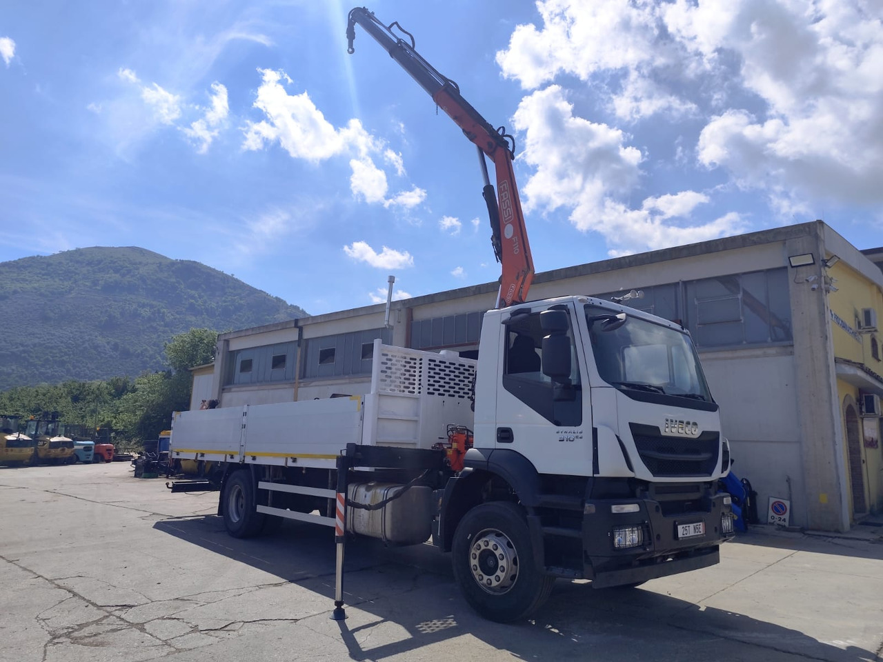 IVECO STRALIS 190S31 - Camion grue: photos 4 IVECO STRALIS 190S31 - Camion grue: photos 4