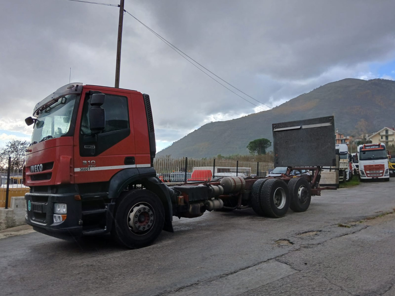 IVECO STRALIS AD 260S31 - Châssis cabine: photos 1 IVECO STRALIS AD 260S31 - Châssis cabine: photos 1