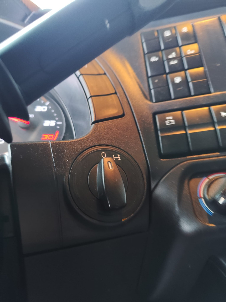 IVECO STRALIS AD 260S31 XP - Camion ampliroll: photos 4 IVECO STRALIS AD 260S31 XP - Camion ampliroll: photos 4