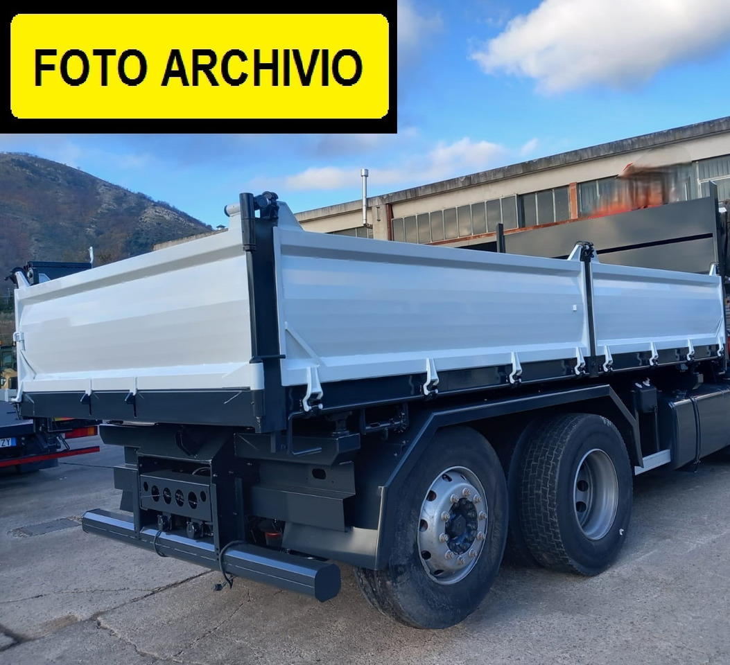 IVECO STRALIS AD 260S31 XP - Camion grue: photos 2 IVECO STRALIS AD 260S31 XP - Camion grue: photos 2