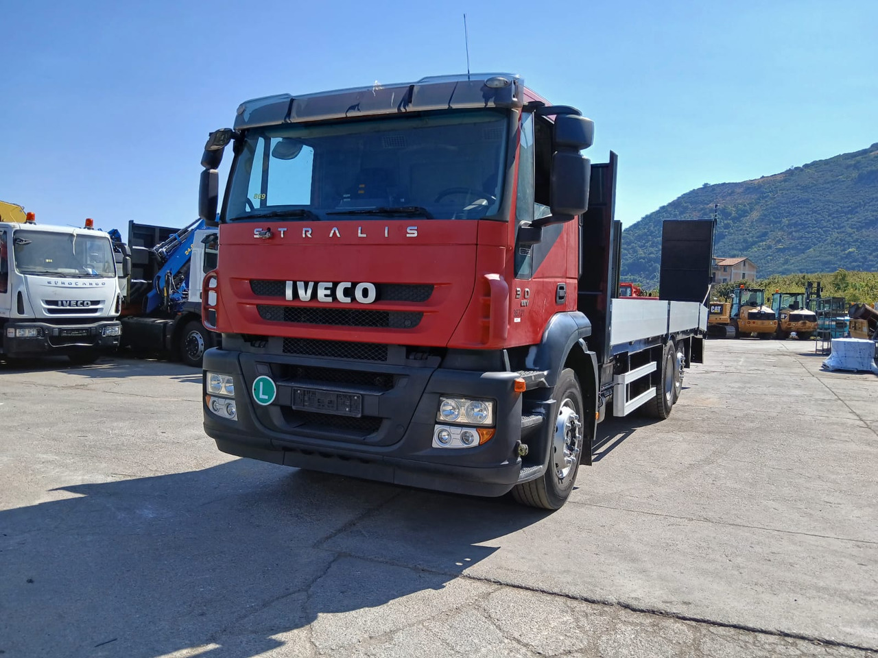 IVECO STRALIS CUBE 260S31 - Camion plateau: photos 1 IVECO STRALIS CUBE 260S31 - Camion plateau: photos 1