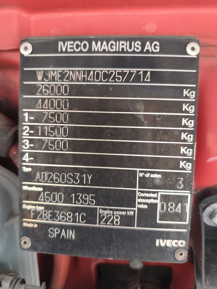 IVECO STRALIS CUBE 260S31 - Camion plateau: photos 4 IVECO STRALIS CUBE 260S31 - Camion plateau: photos 4