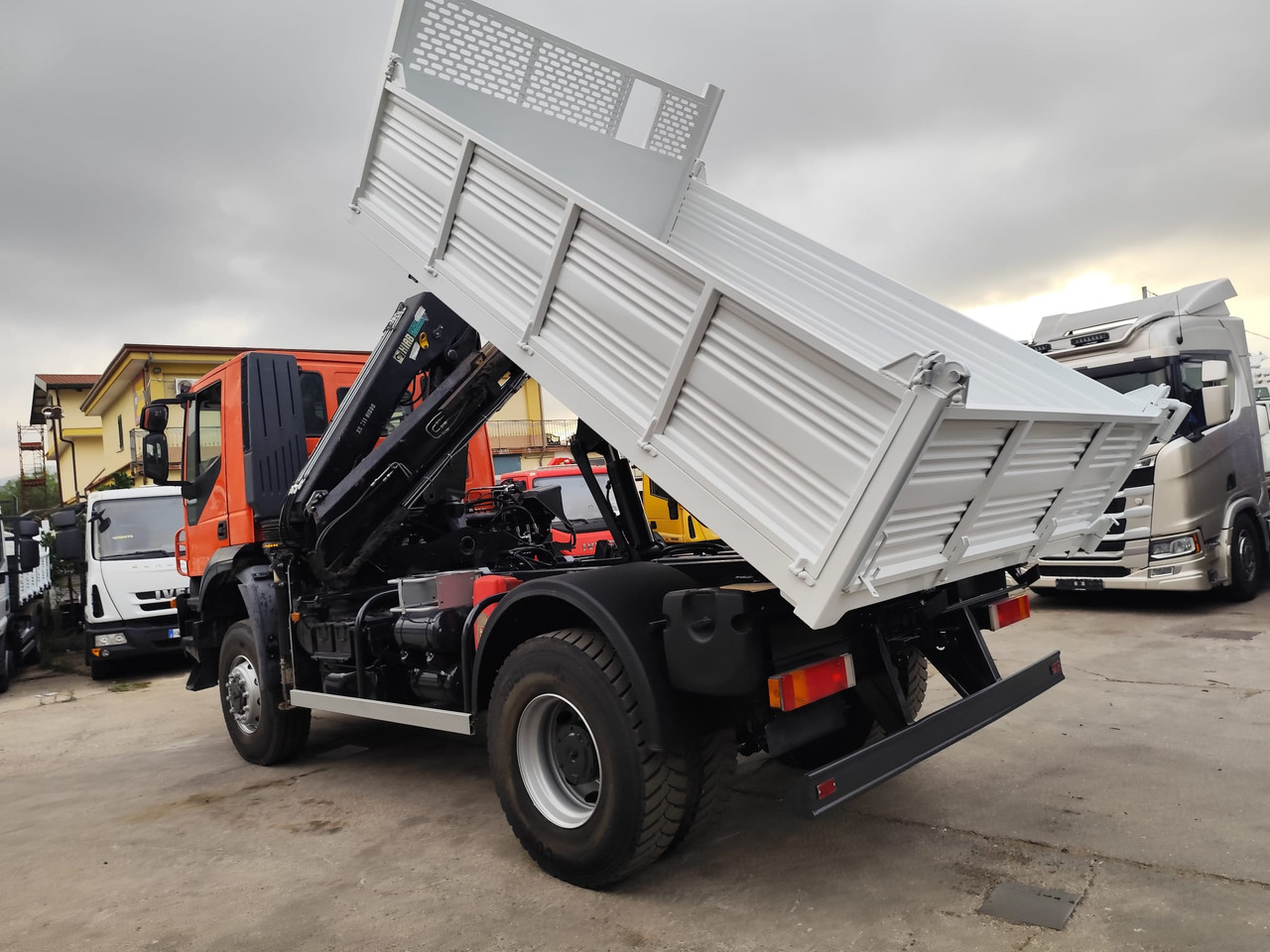 IVECO TRAKKER 190T36 - Camion grue, Camion benne: photos 5 IVECO TRAKKER 190T36 - Camion grue, Camion benne: photos 5