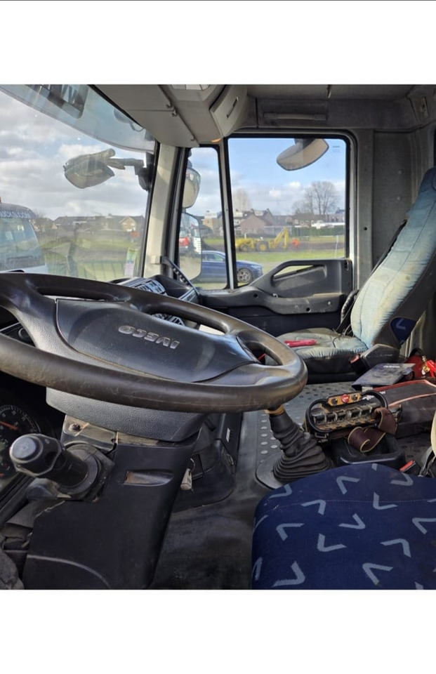 IVECO TRAKKER 260T36 - Camion grue: photos 2 IVECO TRAKKER 260T36 - Camion grue: photos 2