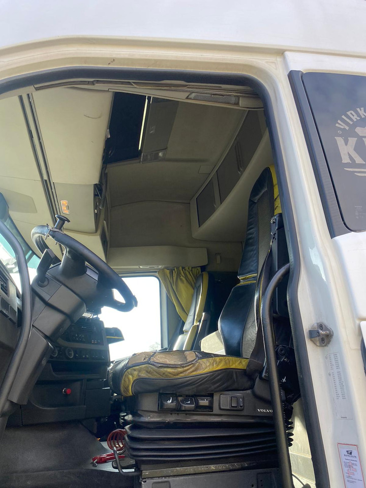 VOLVO FH16.660 - Camion plateau: photos 4 VOLVO FH16.660 - Camion plateau: photos 4