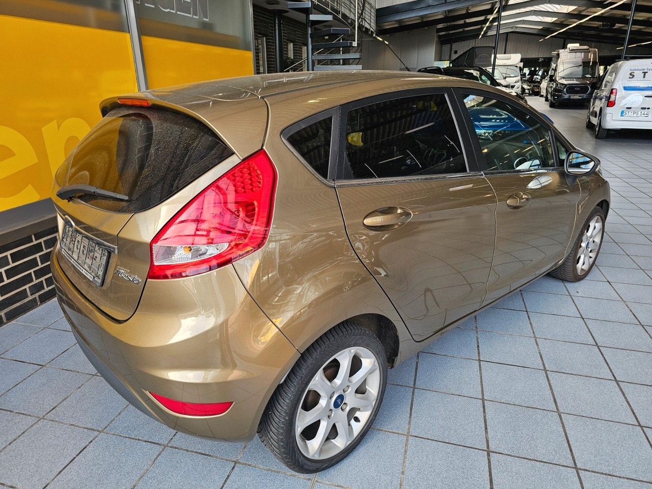 Ford Fiesta Titanium SHZ USB frischer TÜV - Voiture: photos 2 Ford Fiesta Titanium SHZ USB frischer TÜV - Voiture: photos 2