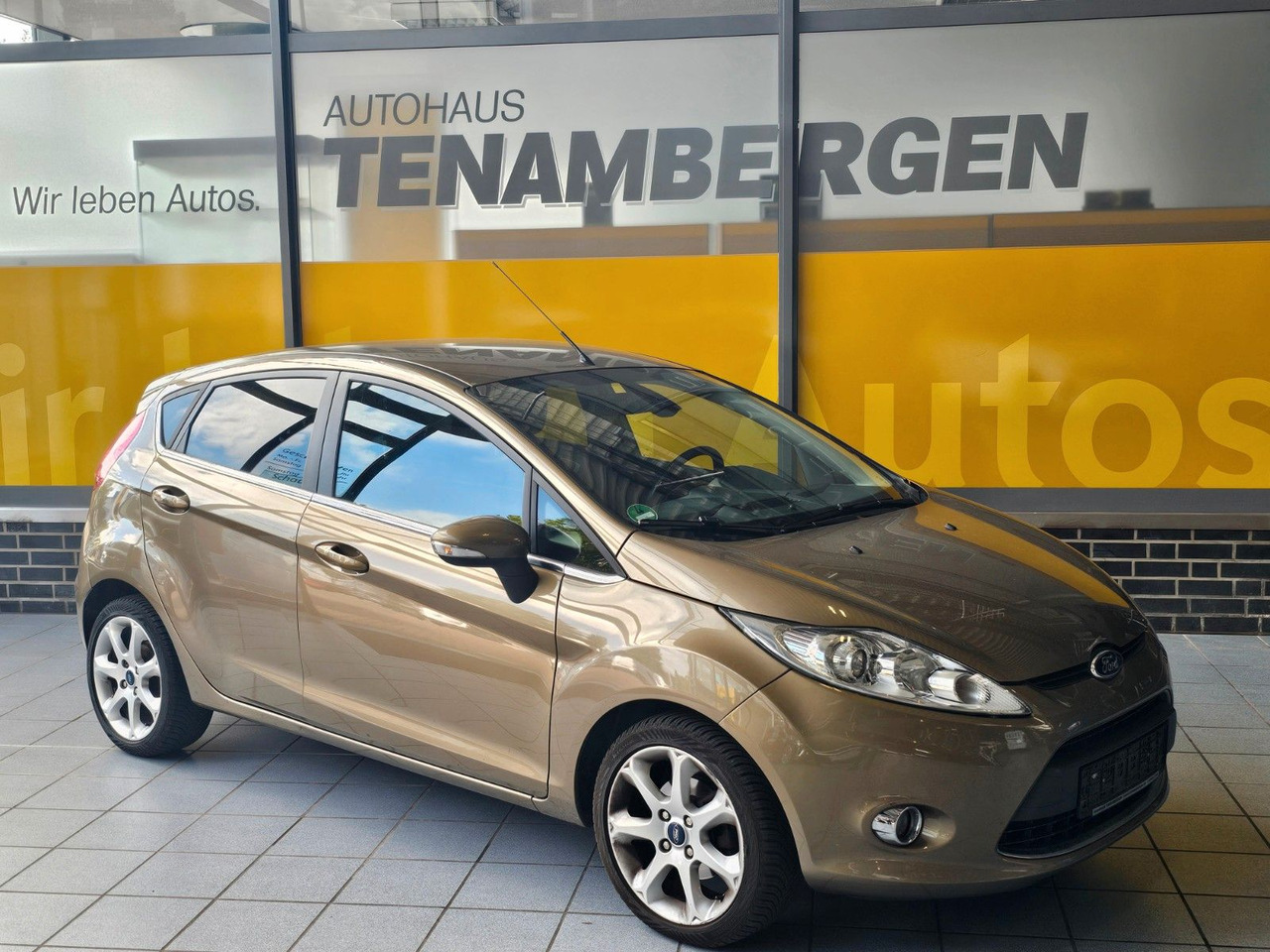 Ford Fiesta Titanium SHZ USB frischer TÜV - Voiture: photos 1 Ford Fiesta Titanium SHZ USB frischer TÜV - Voiture: photos 1