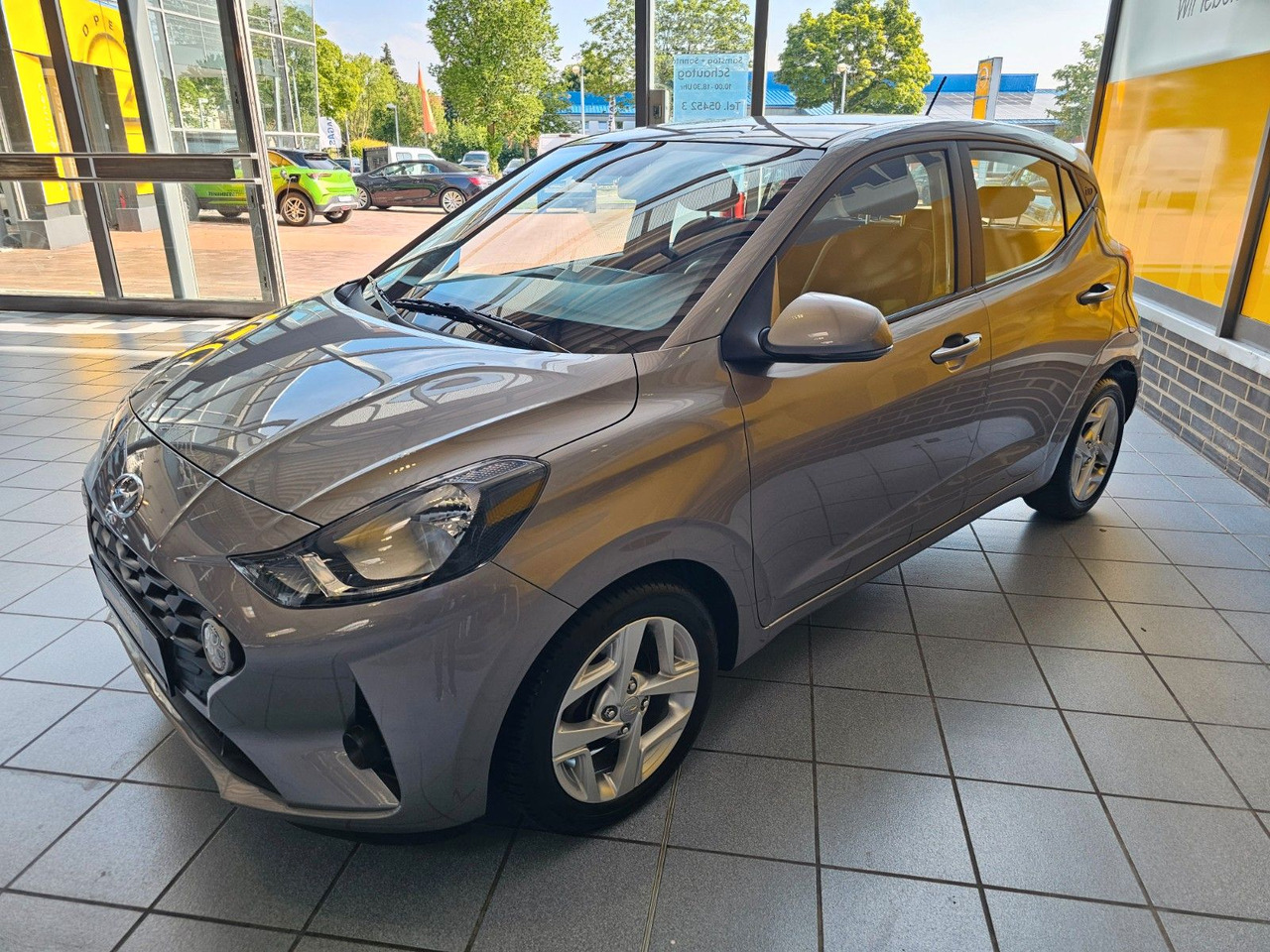 Hyundai i10 Trend AUTOMATIK SHZ PDC LenkrHzg DAB Spurhal - Voiture: photos 4 Hyundai i10 Trend AUTOMATIK SHZ PDC LenkrHzg DAB Spurhal - Voiture: photos 4