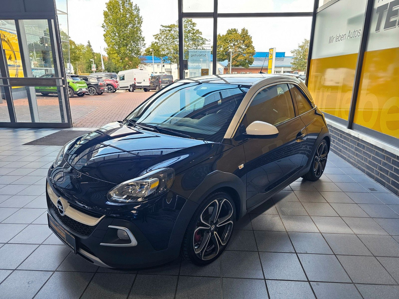 Opel Adam Rocks S Recaro Leder Infinity 18" - Voiture: photos 2 Opel Adam Rocks S Recaro Leder Infinity 18" - Voiture: photos 2