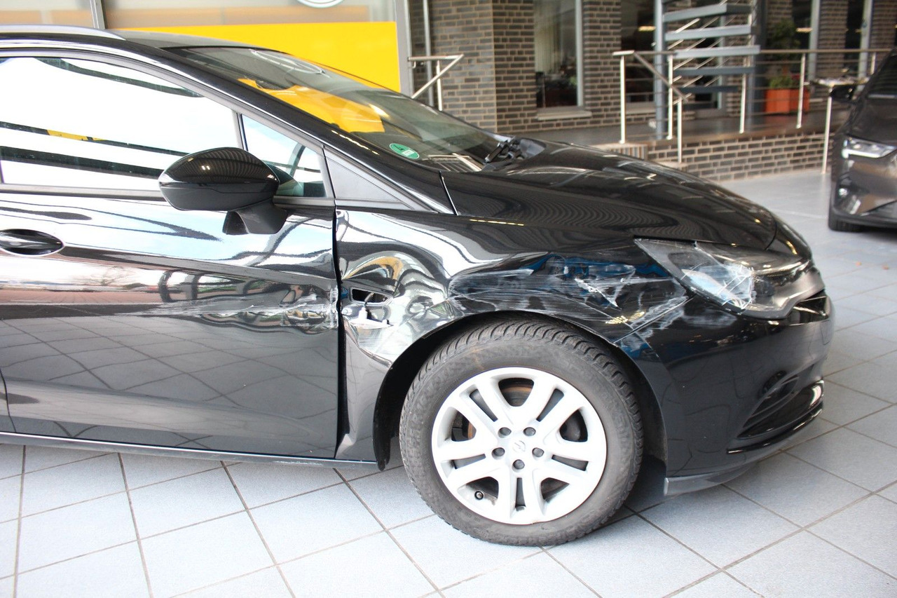 Opel Astra K Sports Tourer Edition AHK Navi - Voiture break: photos 2 Opel Astra K Sports Tourer Edition AHK Navi - Voiture break: photos 2