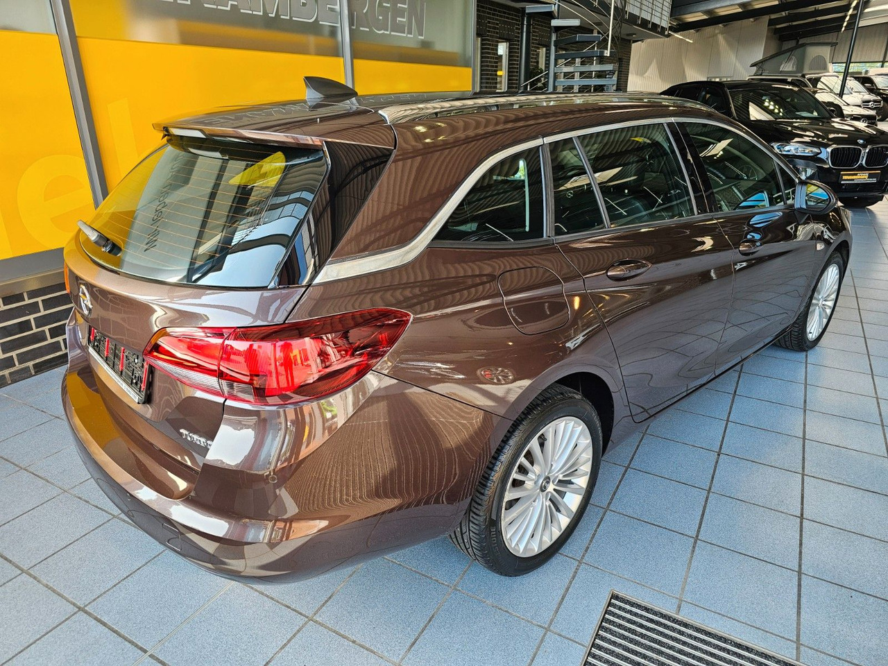 Opel Astra K Sports Tourer Innovation eHeckklappe - Voiture: photos 2 Opel Astra K Sports Tourer Innovation eHeckklappe - Voiture: photos 2