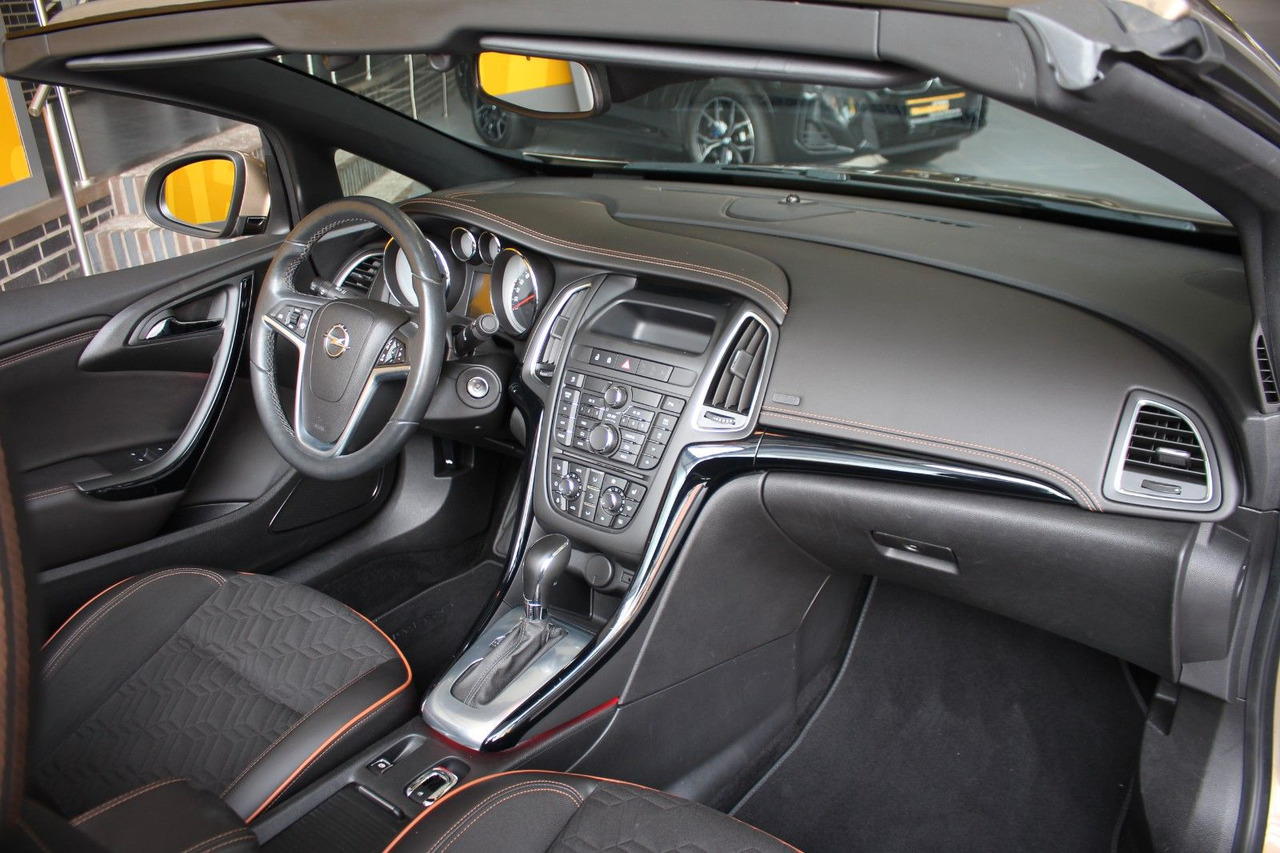 Opel Cascada Innovation AT Sitz- & Lenkradhzg BiXenon - Voiture: photos 5 Opel Cascada Innovation AT Sitz- & Lenkradhzg BiXenon - Voiture: photos 5