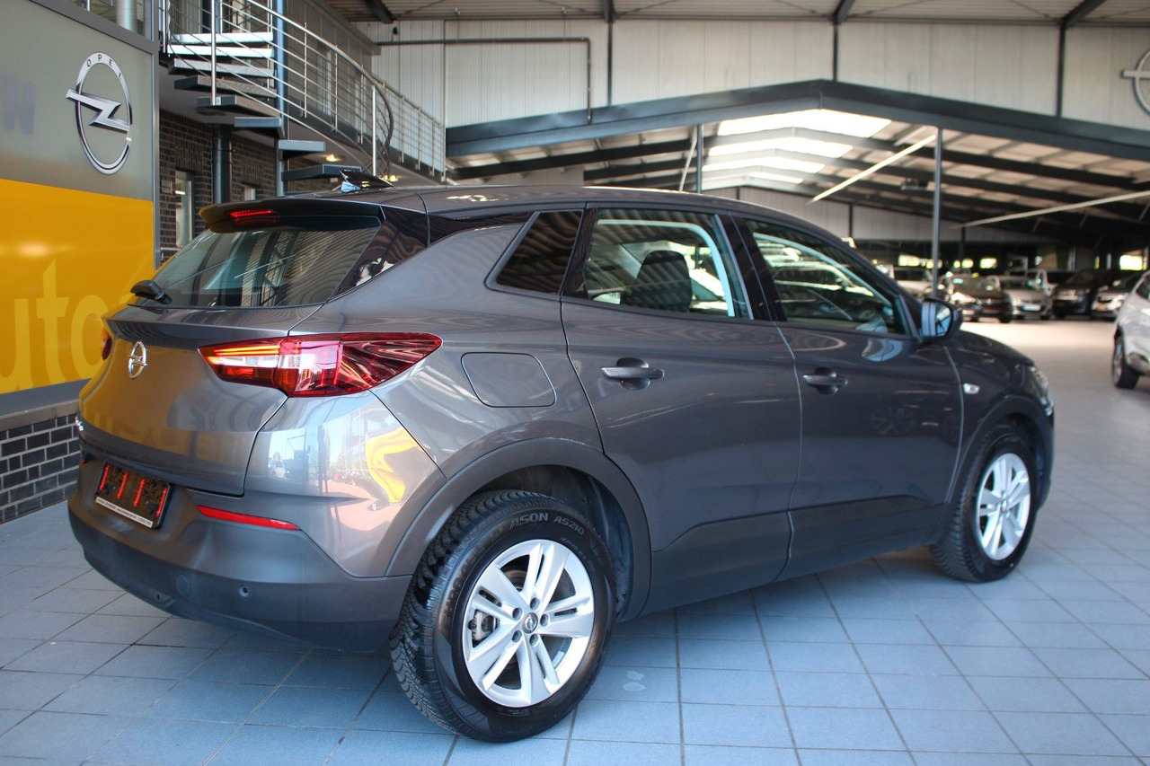Opel Grandland Edition 1.2 Automatik Navi PDC v+h LED - SUV: photos 5 Opel Grandland Edition 1.2 Automatik Navi PDC v+h LED - SUV: photos 5