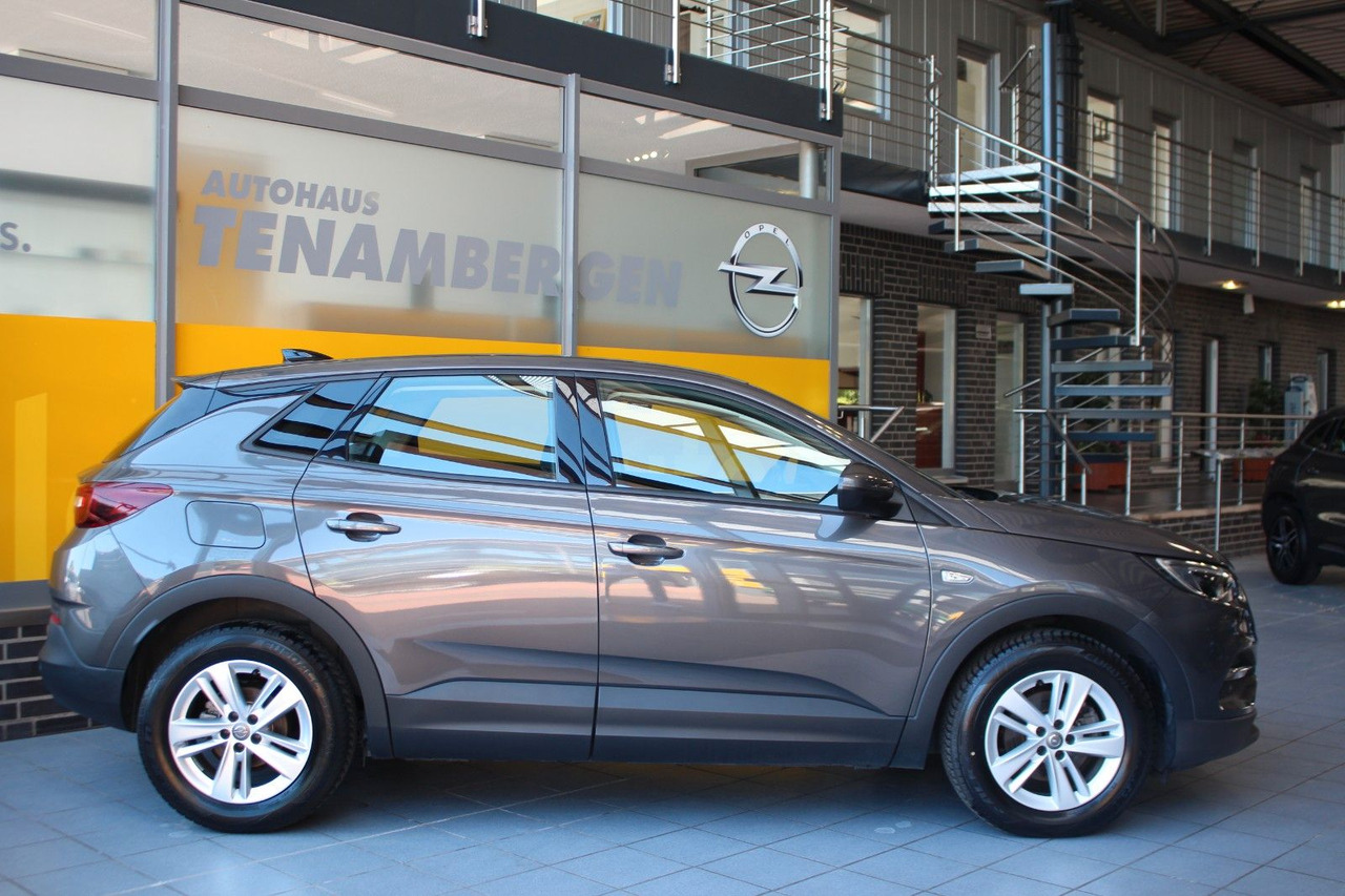Opel Grandland Edition 1.2 Automatik Navi PDC v+h LED - SUV: photos 3 Opel Grandland Edition 1.2 Automatik Navi PDC v+h LED - SUV: photos 3