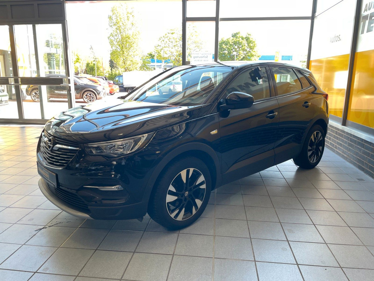 Opel Grandland (X) Elegance Kamera Sitz- & Lenkradhzg - SUV: photos 4 Opel Grandland (X) Elegance Kamera Sitz- & Lenkradhzg - SUV: photos 4