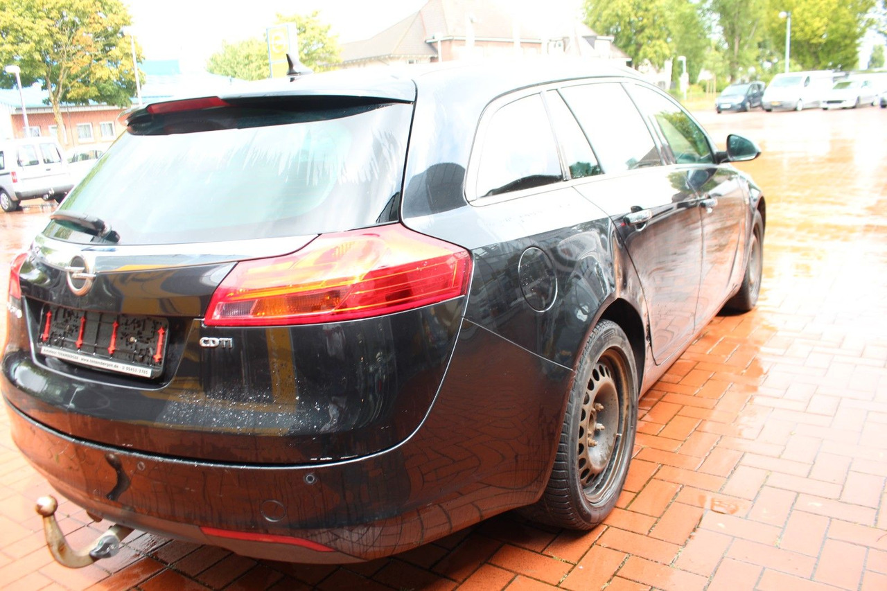 Opel Insignia A Sports Tourer Innovation - Voiture break: photos 5 Opel Insignia A Sports Tourer Innovation - Voiture break: photos 5