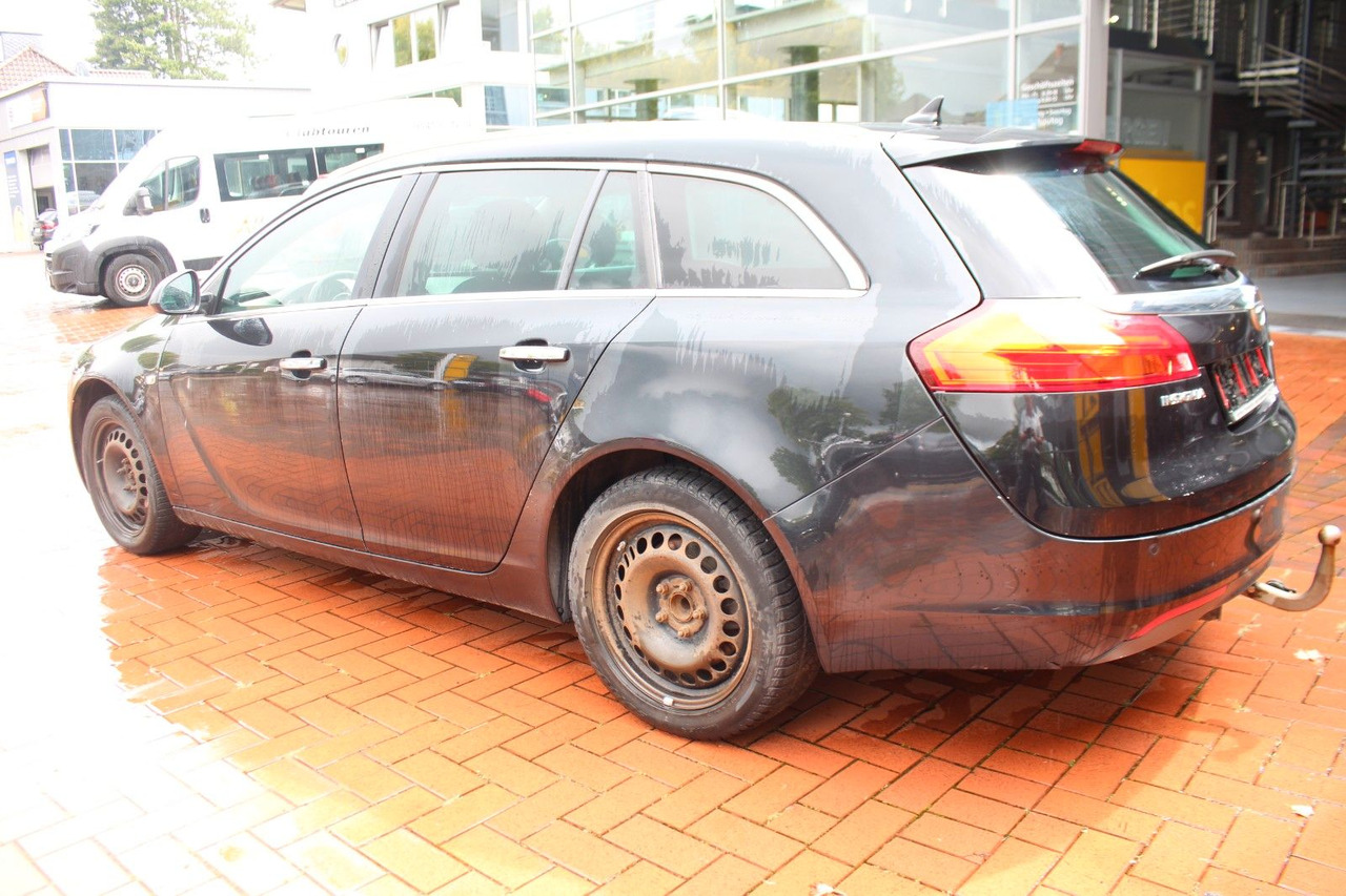 Opel Insignia A Sports Tourer Innovation - Voiture break: photos 4 Opel Insignia A Sports Tourer Innovation - Voiture break: photos 4