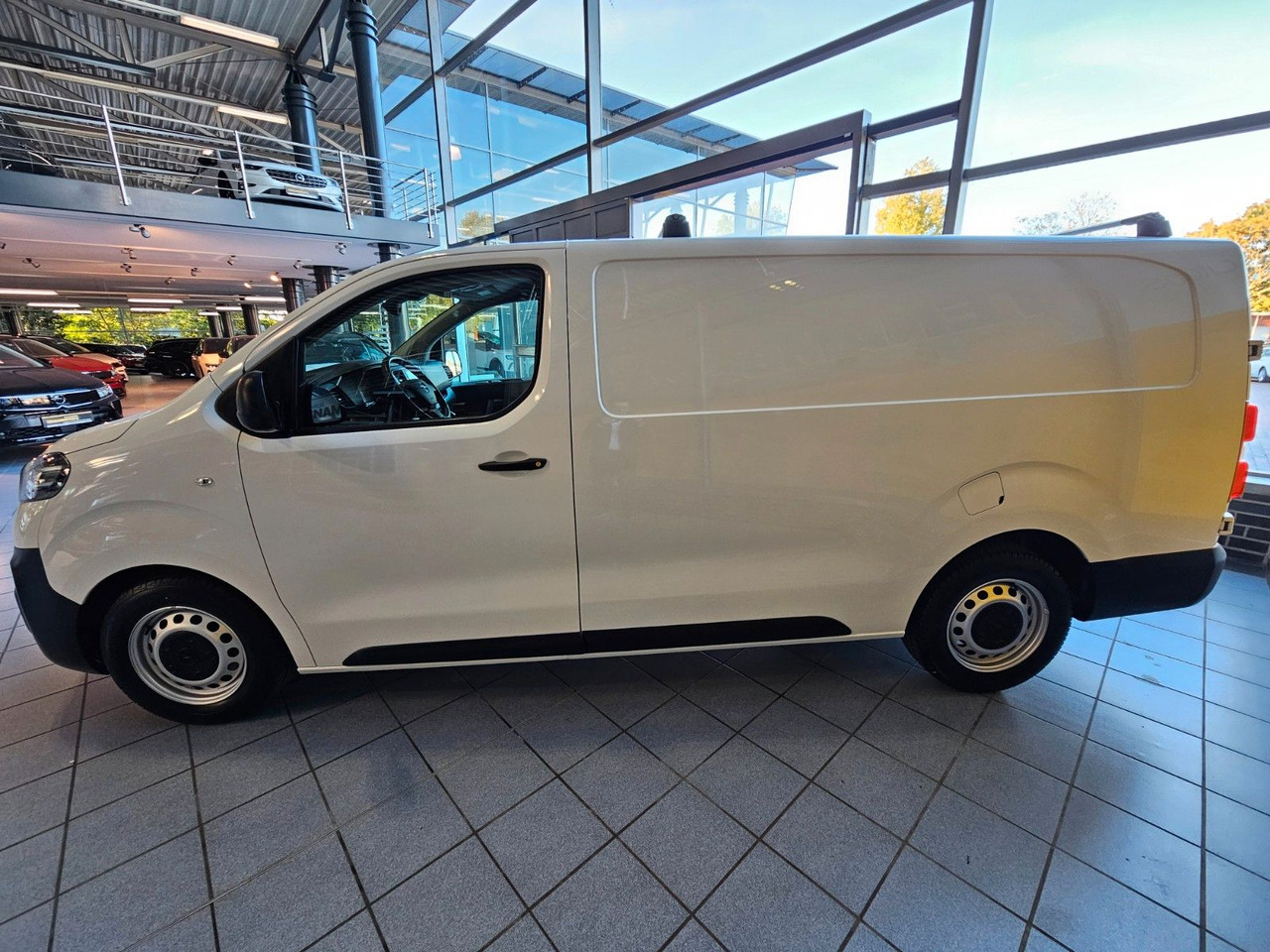 Opel Vivaro Kasten Edition L Sortimo 180°Kamera DAB - Fourgonnette: photos 4 Opel Vivaro Kasten Edition L Sortimo 180°Kamera DAB - Fourgonnette: photos 4