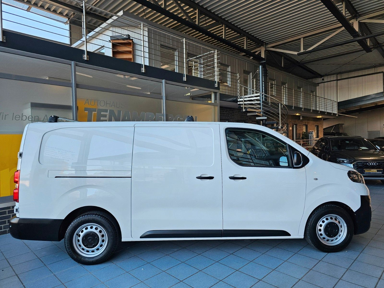 Opel Vivaro Kasten Edition L Sortimo 180°Kamera DAB - Fourgonnette: photos 3 Opel Vivaro Kasten Edition L Sortimo 180°Kamera DAB - Fourgonnette: photos 3