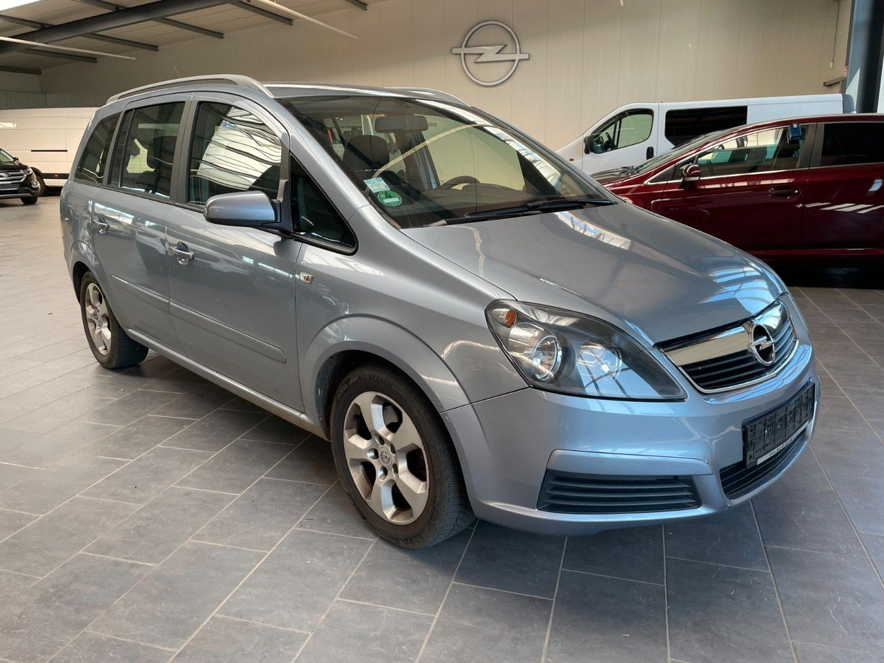 Opel Zafira B Edition - Transport de personnes: photos 1 Opel Zafira B Edition - Transport de personnes: photos 1