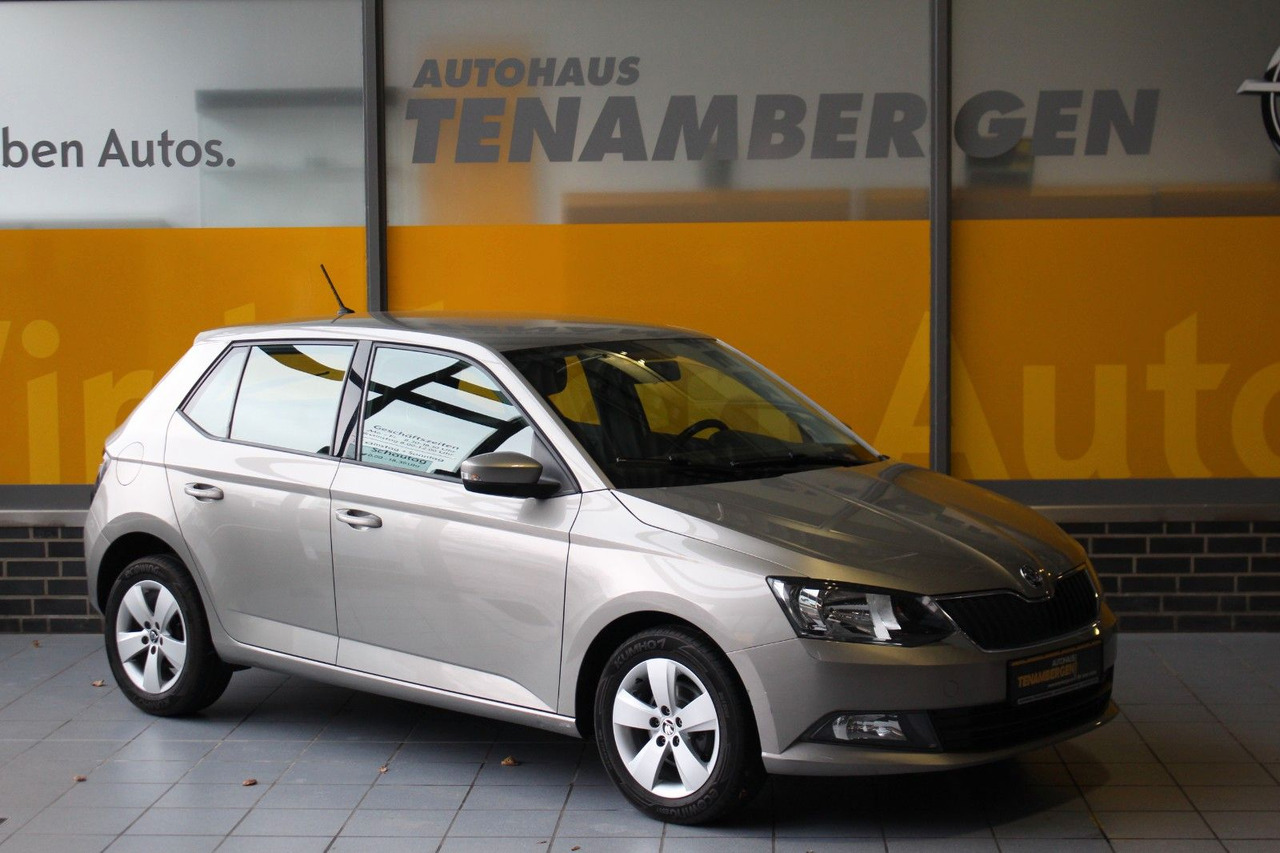 Skoda Fabia Ambition Klima Tempomat Bluetooth - Berline: photos 1 Skoda Fabia Ambition Klima Tempomat Bluetooth - Berline: photos 1