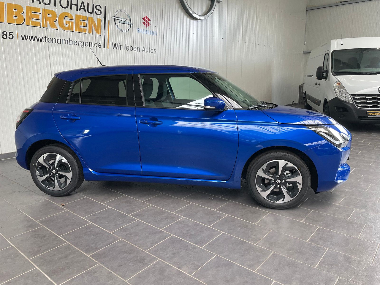 Suzuki Swift 1.2 DUALJET HYBRID Comfort+ - Voiture: photos 2 Suzuki Swift 1.2 DUALJET HYBRID Comfort+ - Voiture: photos 2