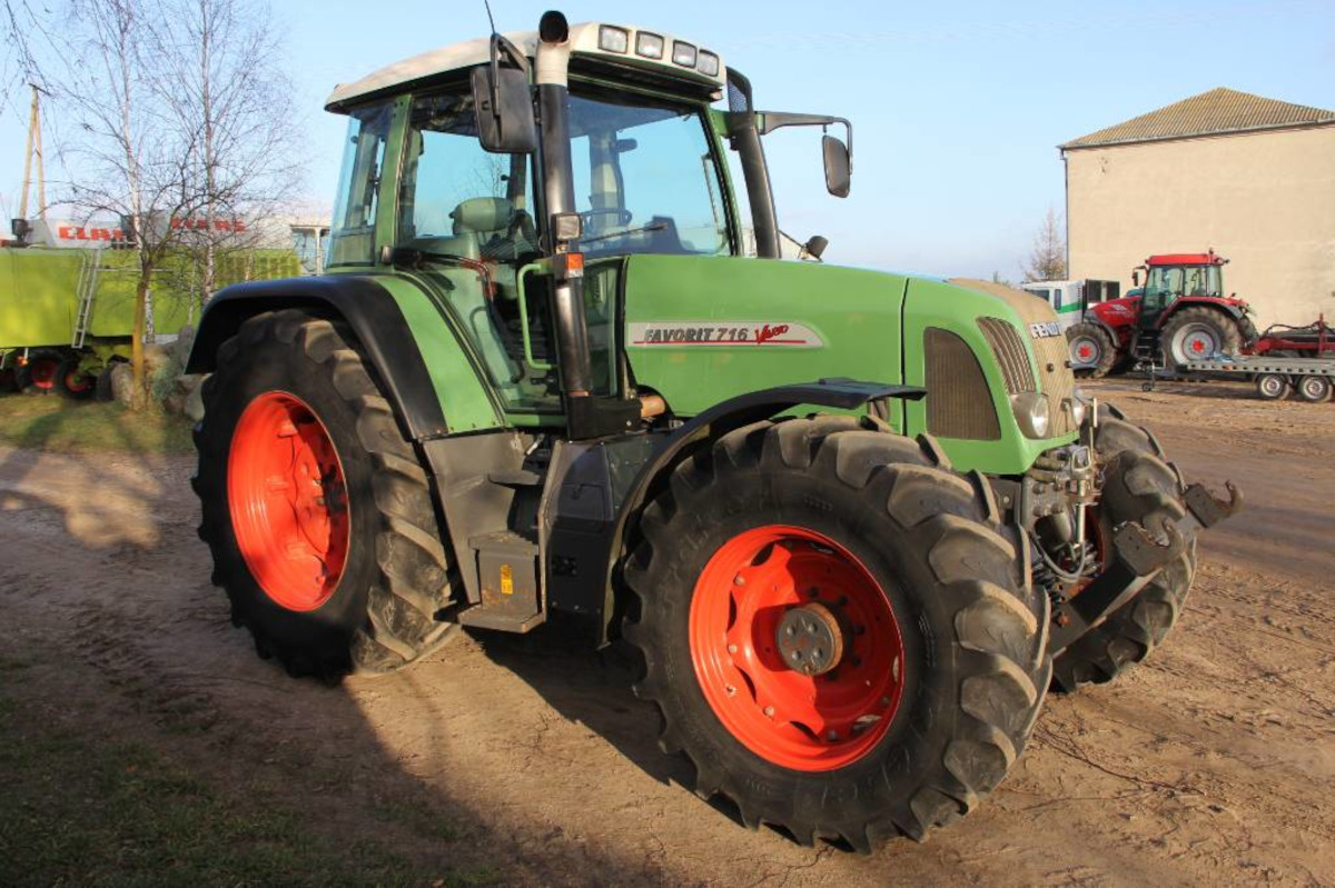 FENDT 716 - Tracteur agricole: photos 3 FENDT 716 - Tracteur agricole: photos 3