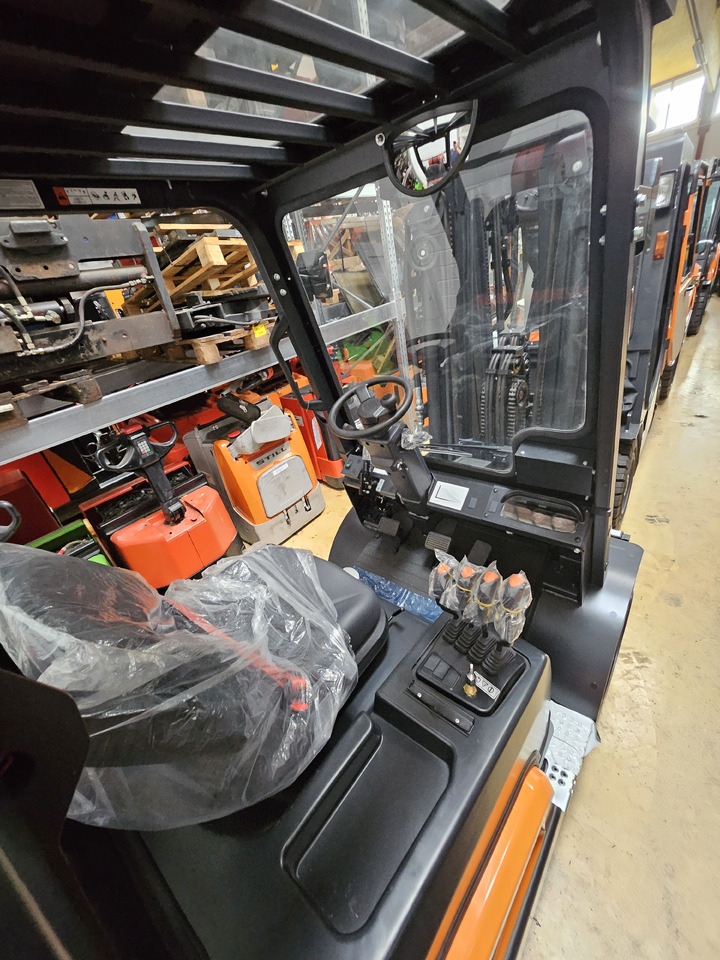 Doosan G25NXP - Chariot élévateur à gaz: photos 4 Doosan G25NXP - Chariot élévateur à gaz: photos 4