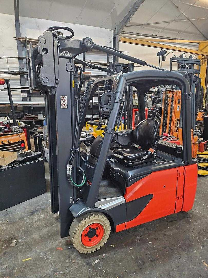 Linde E16L-02 - Chariot élévateur électrique: photos 1 Linde E16L-02 - Chariot élévateur électrique: photos 1