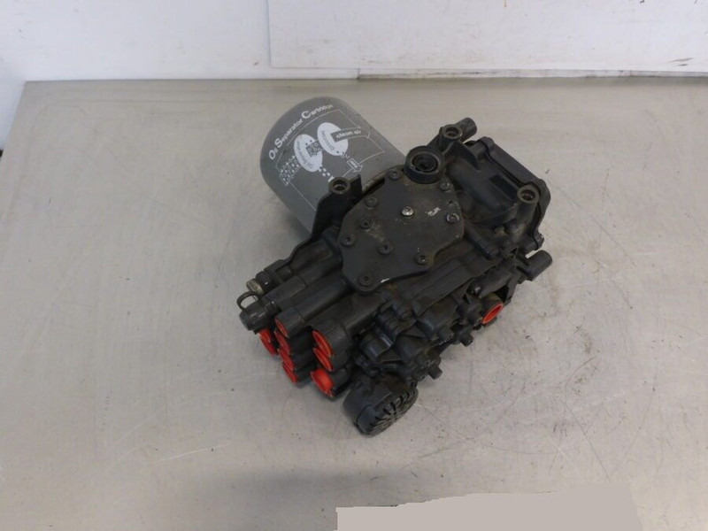 KNORR-BREMSE Actros MP4 - Bloc de gestion: photos 2 KNORR-BREMSE Actros MP4 - Bloc de gestion: photos 2