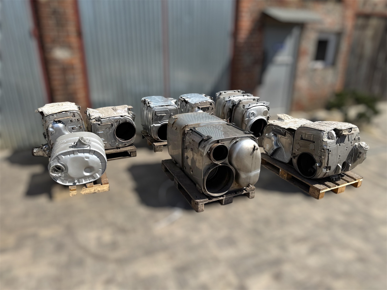 Catalyst exhaust SCR DPF DOC DAF MAN VOLVO SCANIA RENAULT XF 106 XG XG+ TGX TGS FH13 - Catalyseur: photos 1 Catalyst exhaust SCR DPF DOC DAF MAN VOLVO SCANIA RENAULT XF 106 XG XG+ TGX TGS FH13 - Catalyseur: photos 1