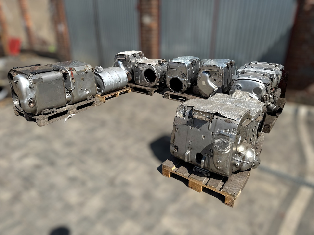 Catalyst exhaust SCR DPF DOC DAF MAN VOLVO SCANIA RENAULT XF 106 XG XG+ TGX TGS FH13 - Catalyseur: photos 2 Catalyst exhaust SCR DPF DOC DAF MAN VOLVO SCANIA RENAULT XF 106 XG XG+ TGX TGS FH13 - Catalyseur: photos 2
