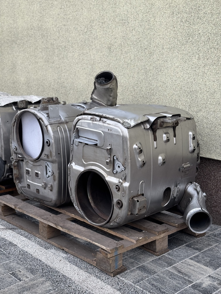 DAF XF 106 XG CF Efficient catalytic converters - Système d'échappement pour Camion: photos 4 DAF XF 106 XG CF Efficient catalytic converters - Système d'échappement pour Camion: photos 4