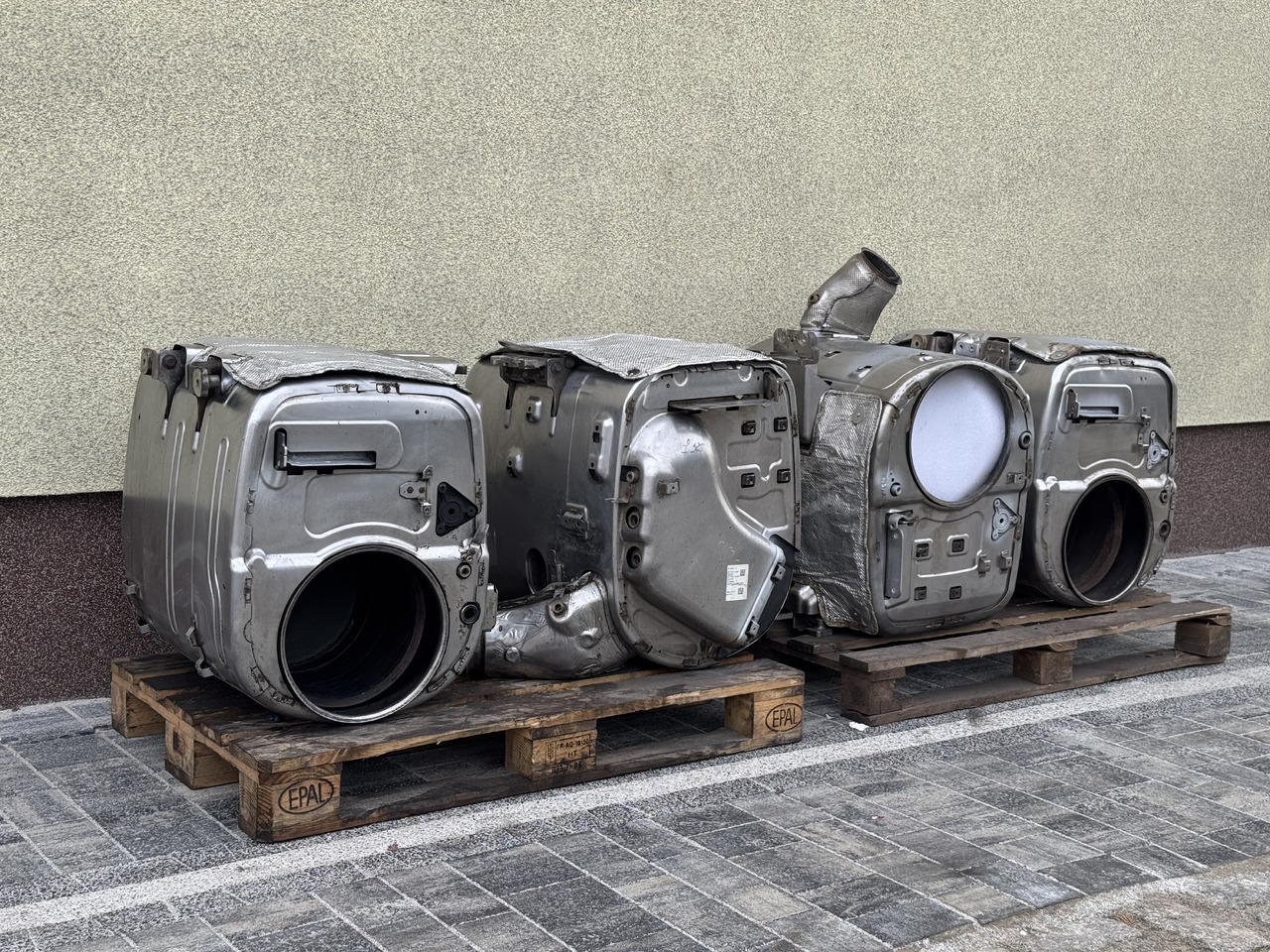 DAF XF 106 XG CF Efficient catalytic converters - Système d'échappement pour Camion: photos 2 DAF XF 106 XG CF Efficient catalytic converters - Système d'échappement pour Camion: photos 2