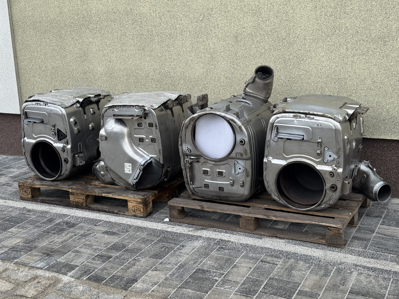 DAF XF 106 XG CF Efficient catalytic converters - Système d'échappement pour Camion: photos 3 DAF XF 106 XG CF Efficient catalytic converters - Système d'échappement pour Camion: photos 3