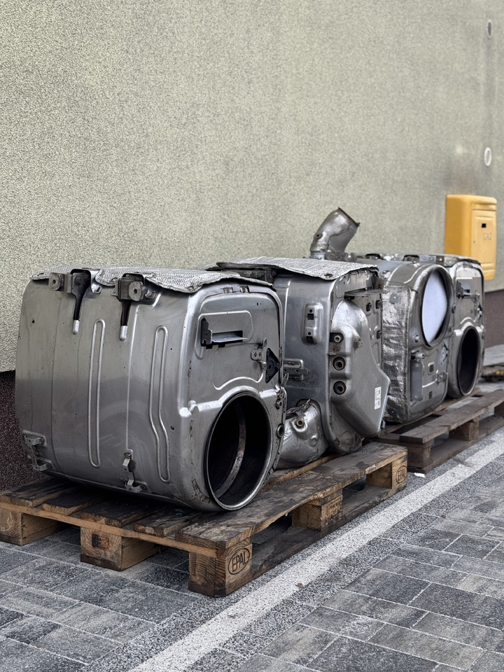 DAF XF 106 XG CF Efficient catalytic converters - Système d'échappement pour Camion: photos 1 DAF XF 106 XG CF Efficient catalytic converters - Système d'échappement pour Camion: photos 1