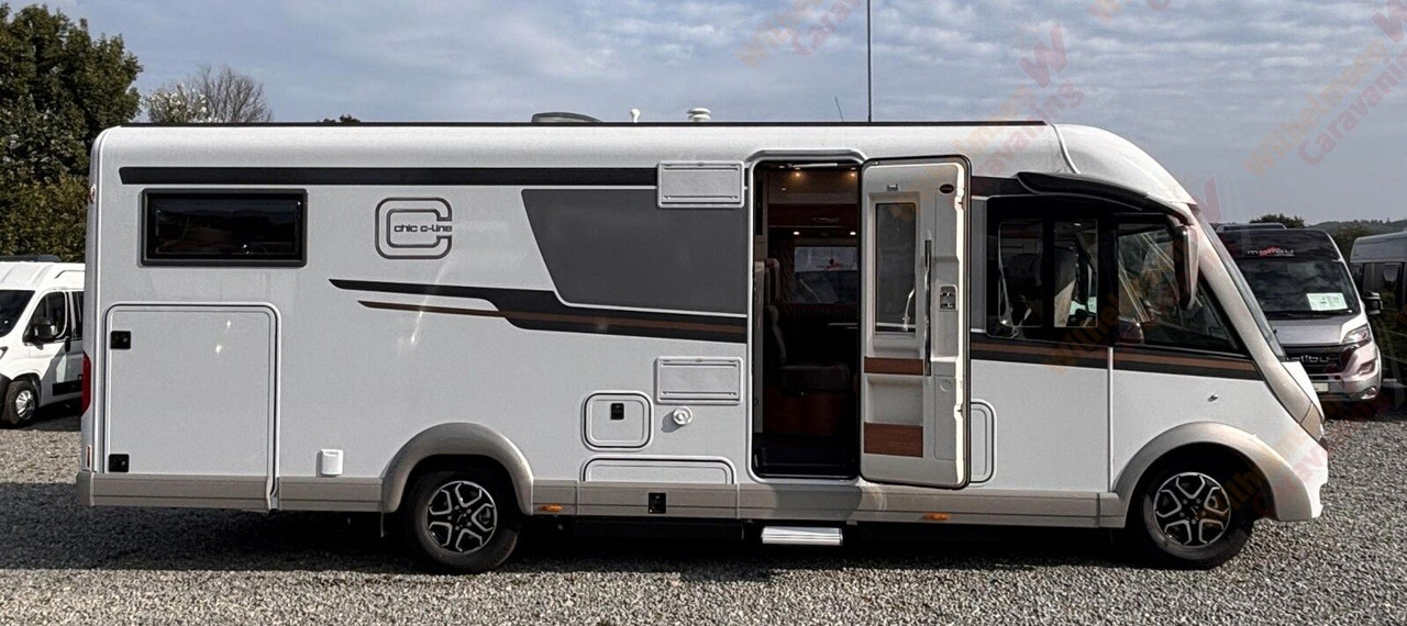 Carthago chic c-line I 4.9 LE L 180PS*Autom.*4,5 T.* SKY - Camping-car intégral: photos 5 Carthago chic c-line I 4.9 LE L 180PS*Autom.*4,5 T.* SKY - Camping-car intégral: photos 5