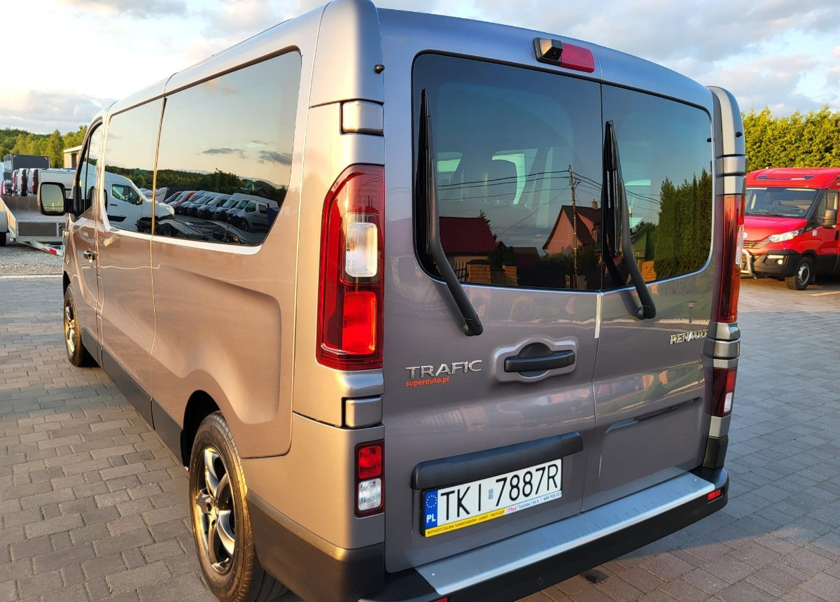 Renault Trafic Long 9-osobowy 2.0 150ps. - Utilitaire double cabine: photos 4 Renault Trafic Long 9-osobowy 2.0 150ps. - Utilitaire double cabine: photos 4