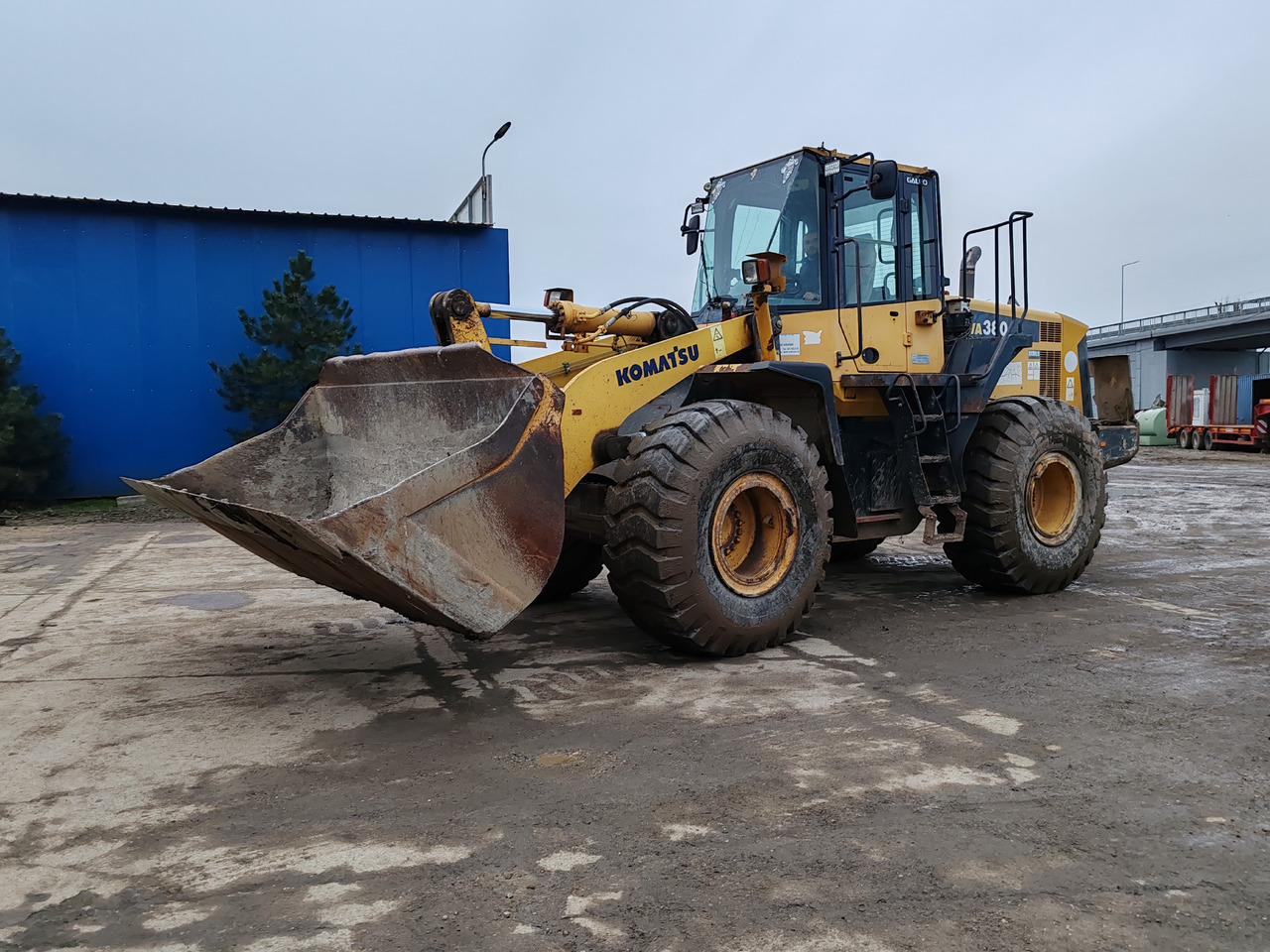 KOMATSU WA 380-S - Chargeuse sur pneus: photos 4 KOMATSU WA 380-S - Chargeuse sur pneus: photos 4