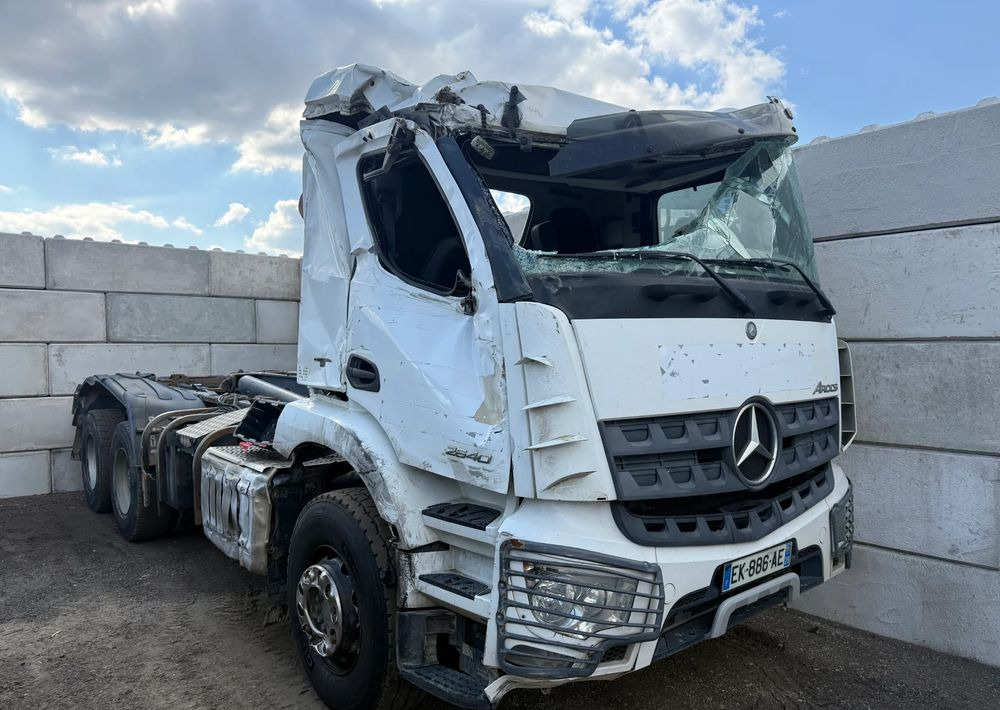 Mercedes-Benz Arocs 2640 - Camion ampliroll: photos 2 Mercedes-Benz Arocs 2640 - Camion ampliroll: photos 2